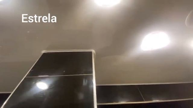 Натяжной потолок в санузле