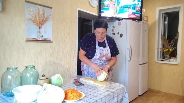 28.09.2025 г. //2 ЧАСТЬ/ НАВАРИЛА ЩЕЙ, ЗАНИМАЮСЬ КАПУСТОЙ.
ОБЫЧНАЯ ЖИЗНЬ В СЕЛЕ