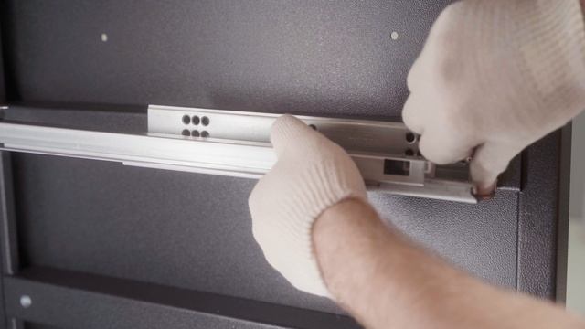 Видео по сборке модуля уличной кухни HELIOS SMART-600 Стол с тремя ящиками