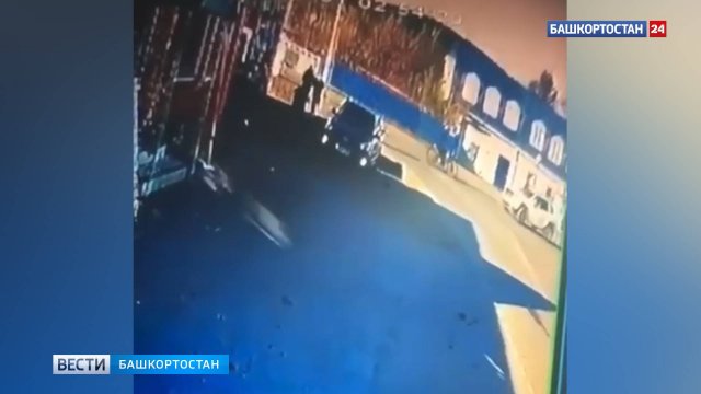 Момент ДТП с участием легковушки и мотоцикла в Башкирии, где пострадал подросток, попал на видео