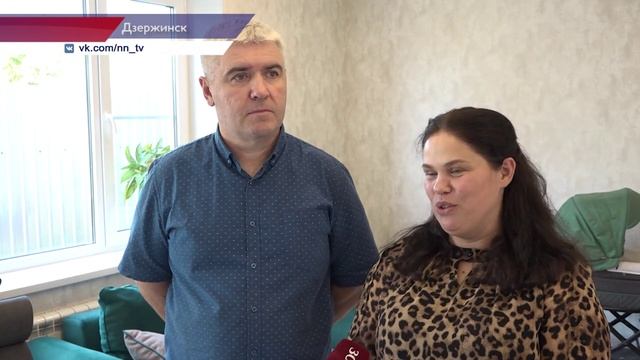 Новый девятиместный «Соболь» вручил Евгений Люлин многодетной семье Сусловых
