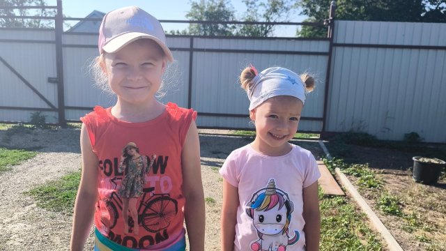 Поездка с Романом к Юле в Ставрополь. Купили обувь для детского сада, пожарили шашлыки и приобрели