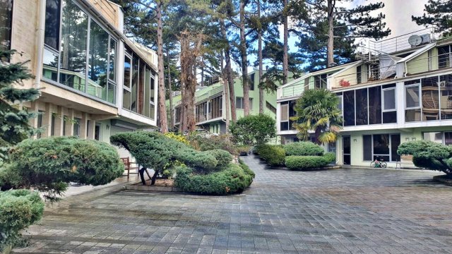 Обзор коттеджа на продажу в закрытом поселке Горный Ялта