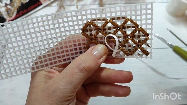 Мастер-класс нового узора. Вышит на пластиковой канве плоским ленточным шнуром.#мастеркласс