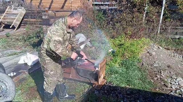 Нас угостили. Жизнь в деревне.