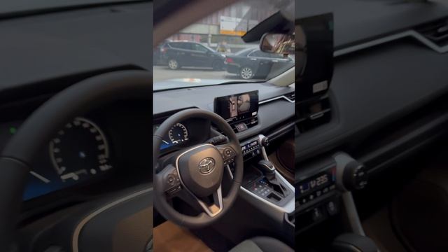 Новенький Toyota Rav4 2025 года выпуска. Комплектация «Adventure+”, полный привод.