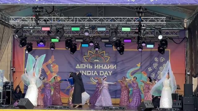 День Индии в Москве, танцевальная группа "Сундари"