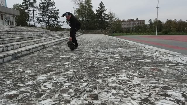 Катаюсь на скейте