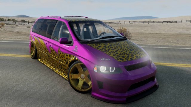 Стильный семейный автомобиль, проверка на максимальную скорость в бимке