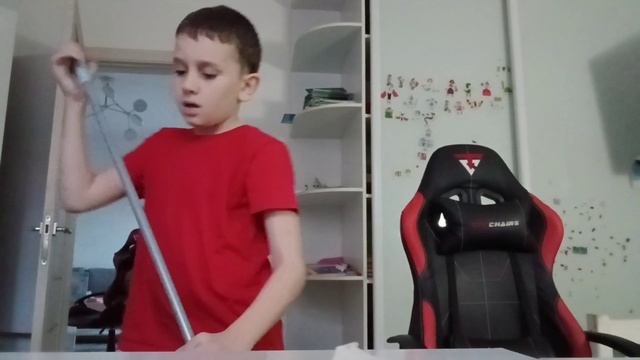 я убираюсь в комнате