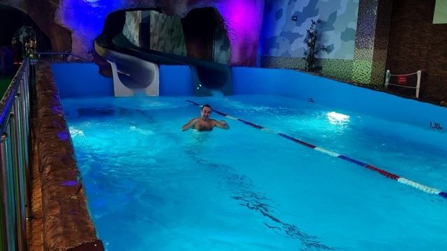 Аттракцион волна и бултых с горки,😇.