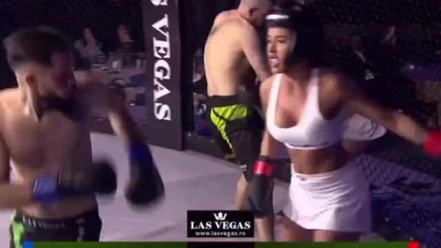 Двое мужчин против трёх женщин