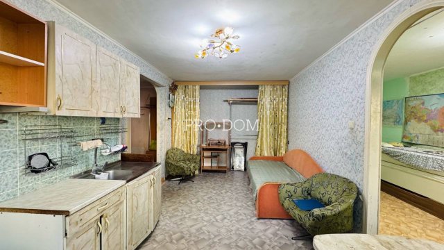 Продается просторная 2-комнатная квартира в тихом районе города!