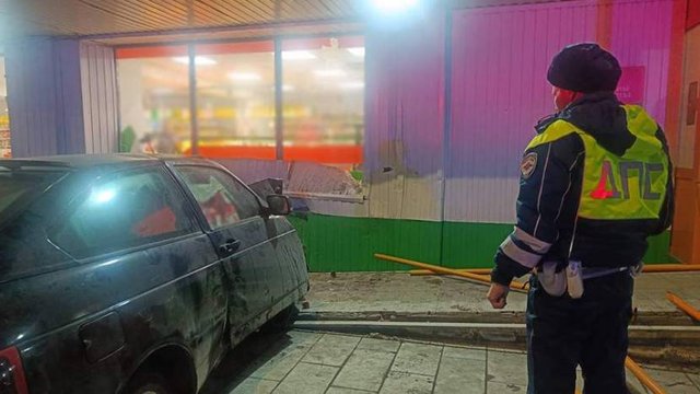 На Урале пьяный водитель сбил трех девочек на тротуаре: что известно