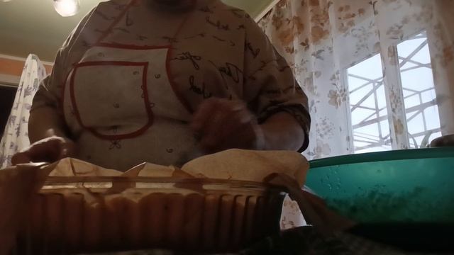 ГОТОВЛЮ, ПЕКУ ПИРОГ🍰 В ДОМЕ ДВА СТАВИМ НОВУЮ КРОВАТЬ.