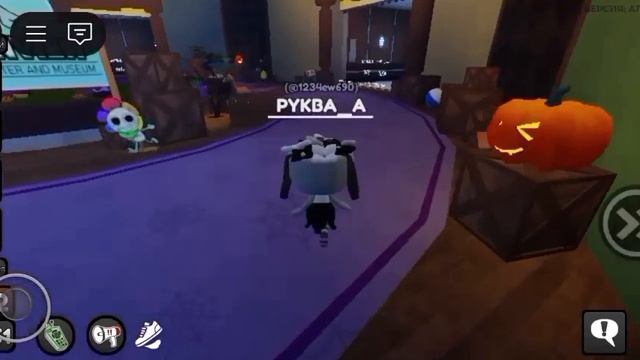 ОДИНОКИЙ ВОИН СВЕТА Бежит ПО КРАЮ СВЕТА