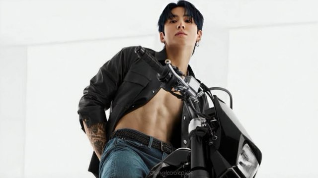 Официальная фотосессия Чонгука для кампании Calvin Klein 2025