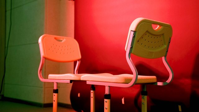 СТУЛЬЯ (2025) Драма