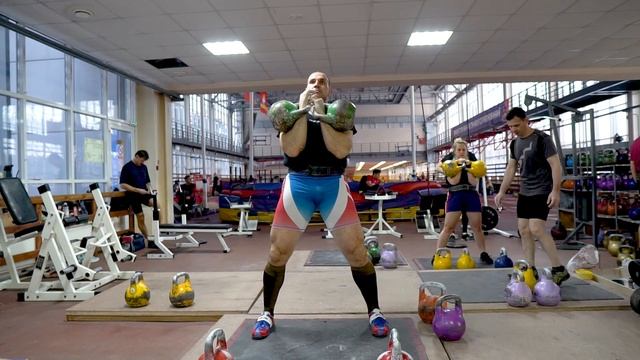 Длинный цикл 5 минут 36 кг гири Иван Денисов.