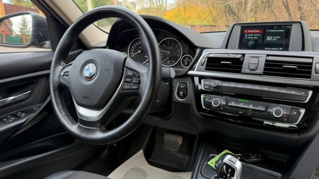 BMW 320i 2018 2.0AT