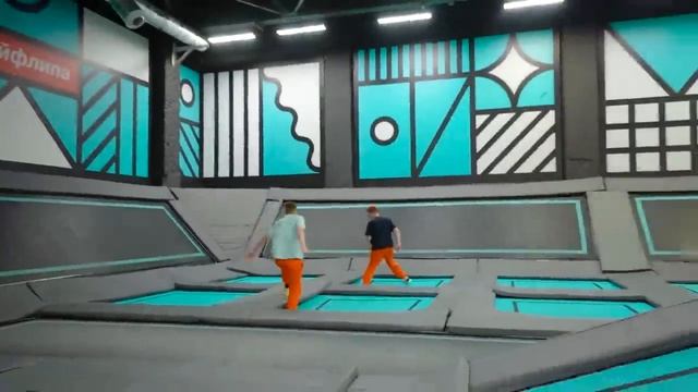 ЭКСТРЕМАЛЬНЫЕ ПРЯТКИ В БАТУТНОЙ АРЕНЕ ОТ ОХРАНЫ А4