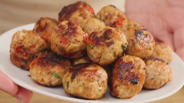 Сочные и ароматные фрикадельки, которые легко приготовить дома.