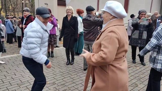 Дай мне солнце и огня........ 01.11.25 Гомель парк Луначарского 🥰💫