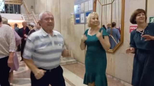 Элегантная дискотека..... 02.11.25.