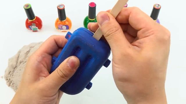 Как сделать из кинетического песка радужную нарезку арбузного мороженого ASMR