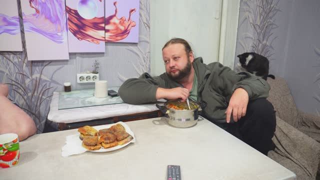 Мы мало едим Маленькая кастрюлька на неделю и то не можем доесть ПОДВАЛ ИЛЬИЧА жизнь в деревне