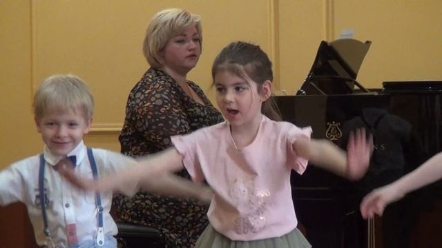 Студия "Третий звонок" в концерте  проекта "Свет, цвет и музыка" Г. Е. Калошиной Апрель, 2024