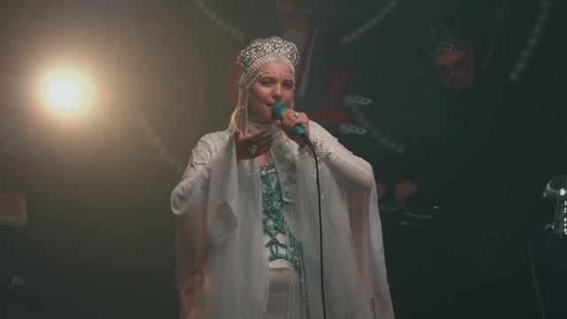 NIKA DUBIK, M Clis, Зори Бэнд – Родное (Еthnic Deluxe Remix)