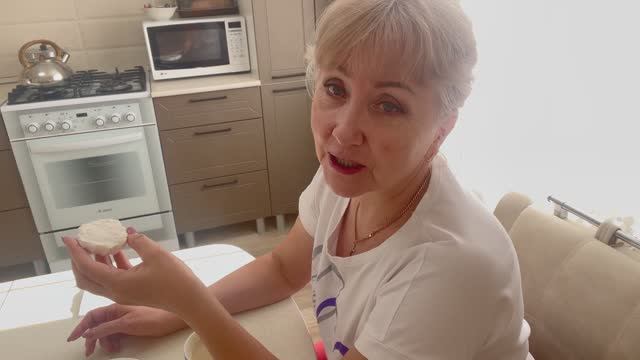 Плиту газовую помыла// хризантему обрезала// вулкана выгулила //💁❤️