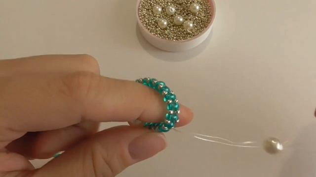🌿 Как сделать браслет из бисера и бусин своими руками 🙌