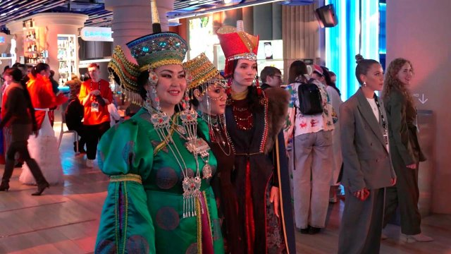 Сразу на нескольких площадках в Москве проходит большой фестиваль "Народы России и СНГ"