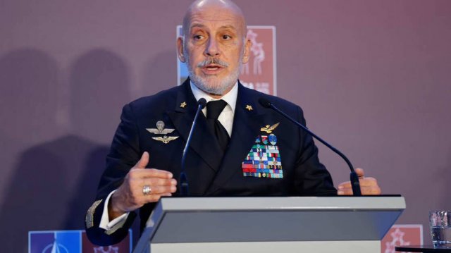 Адмирал НАТО призвал к мирным переговорам по Украине