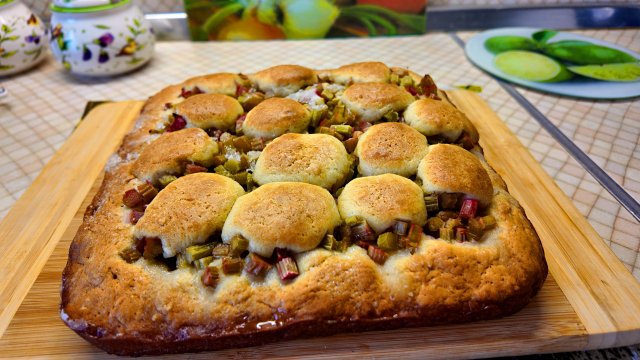 Аппетитный пирог с замороженным ревенем // Хрустящая корочка и нежная начинка