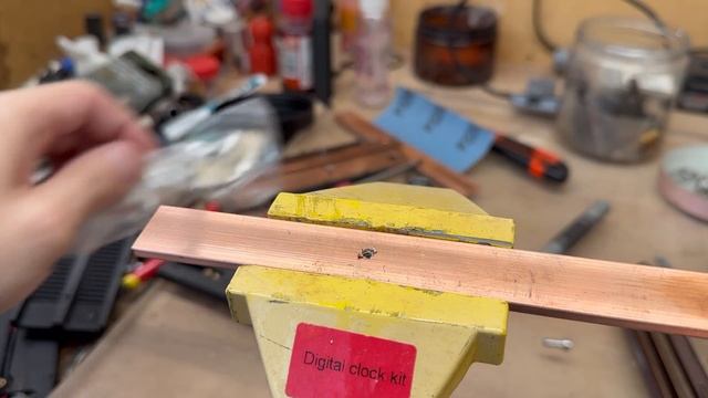 Выкручиваю сорванный винт всего за 5 минут. Хитрость, с которой легко вытащить любой обломок крепежа