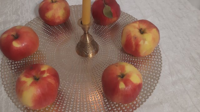 ЯБЛОЧНЫЙ СЮРПРИЗ