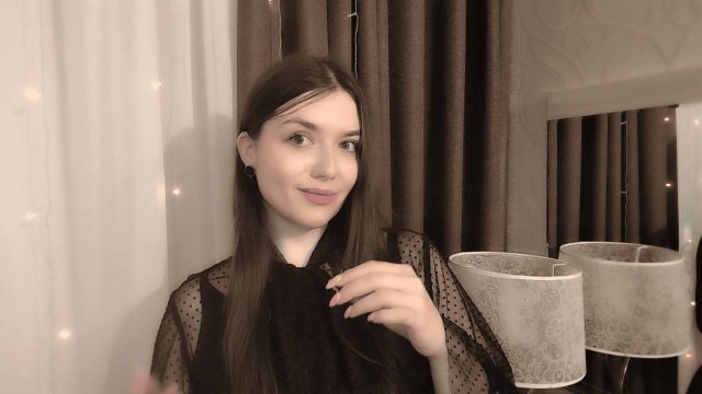 Она не идеальна — но держится. Вот как на самом деле выглядит женщина, которая поддерживает себя