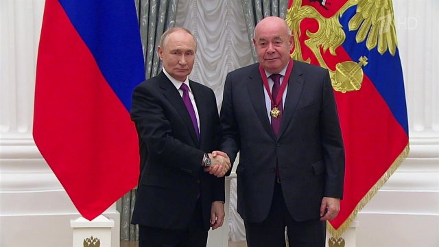 Владимир Путин в День народного единства вручил государственные награды