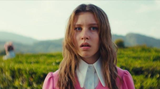 Фильм Алиса в Стране чудес (2025) смотреть онлайн в хорошем качестве