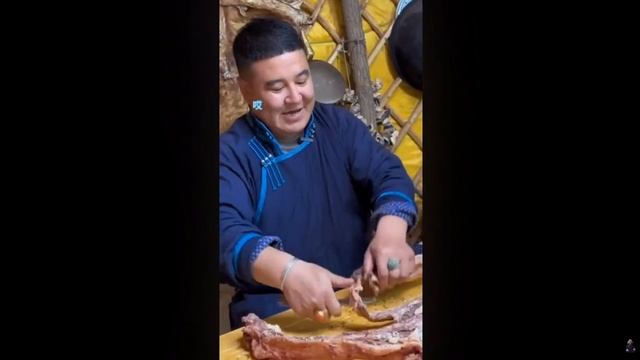 Жизнь во Внутренней Монголии очень проста! Приходите и поешьте мяса! #еда #кулинария #Монголия