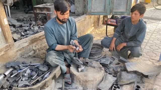 Что можно сделать из старой покрышки. Пакистан