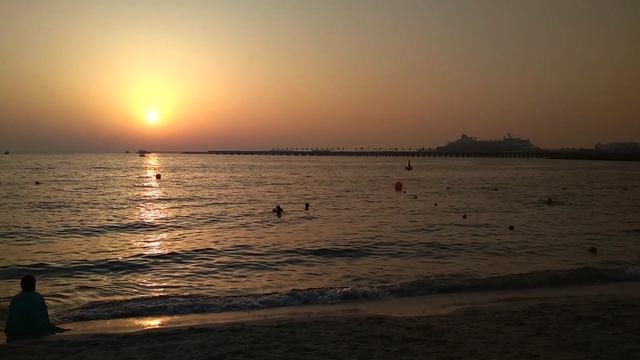 Закат на пляже в Дубай Марина!