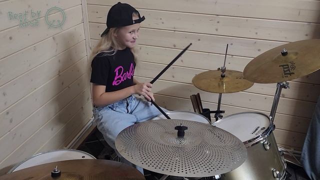 Репетиция ритмов на барабанах