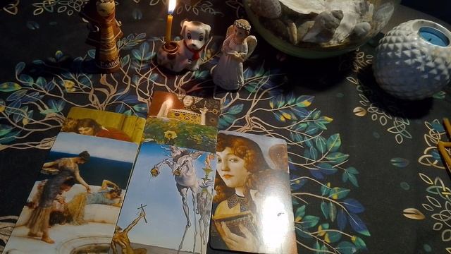 Расклад Таро-Чего ожидать в полнолуние? 🤔💥