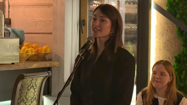Вечер стихов. Анна Лама читает стихи