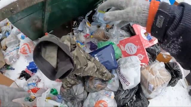 Как_я_зарабатываю_лазая_по_мусоркам_Питера_Dumpster_Diving_RUSSIA18