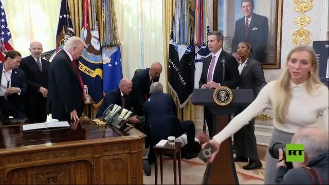 لحظة انهيار المدير التنفيذي لشركة "نوفو نورديسك" المصنعة لدواء "أوزمبيك" في المكتب البيضاوي